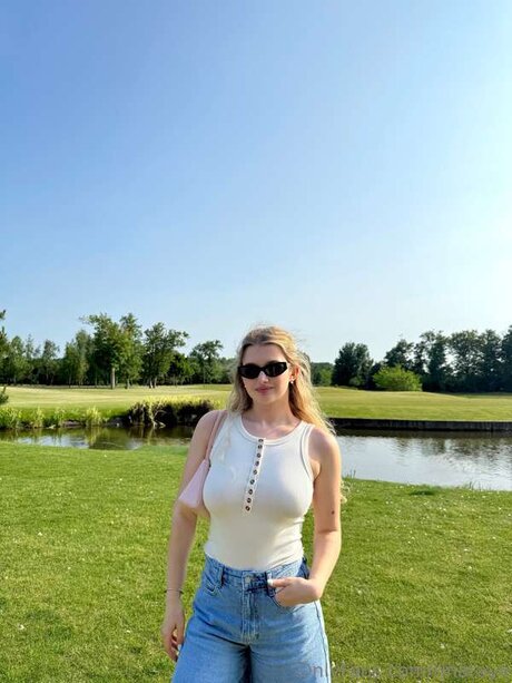 Rinaraye nackt hd foto