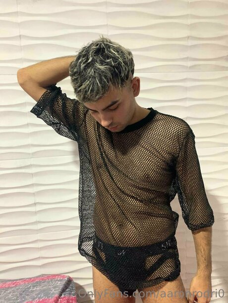 Aaronrodri0 erotische sexy bilder