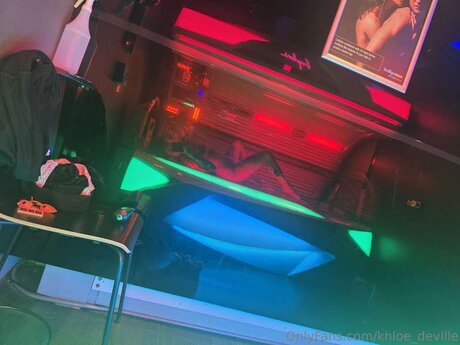 Khloe Deville exklusive porno foto