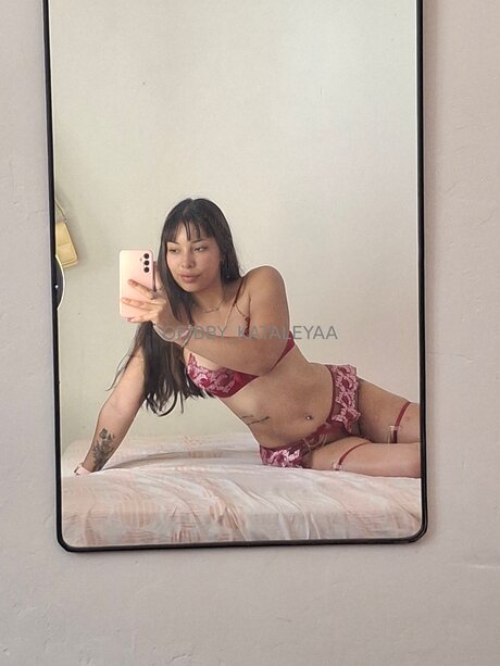 Bby Kataleyaa top nackten bilder