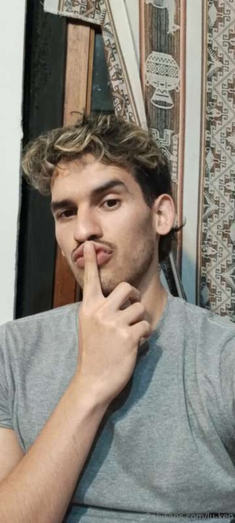 Lu Ken exklusive pornostar bilder