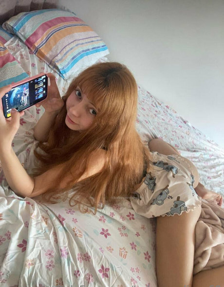 babycaroline 69 hübsche nette foto