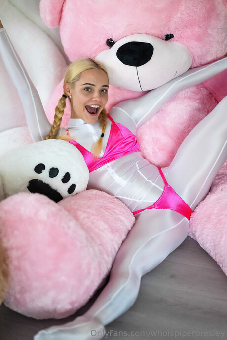 Whoispiperpresley freie sex bilder