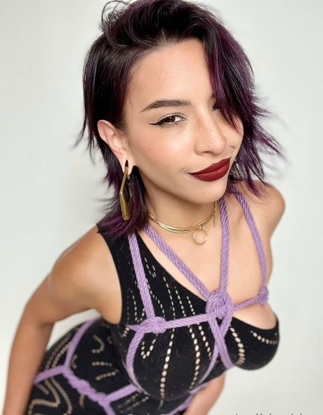 Selkieskins top akt bild