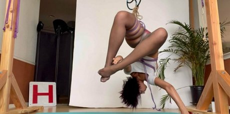 Selkieskins pornostar nackt galerie