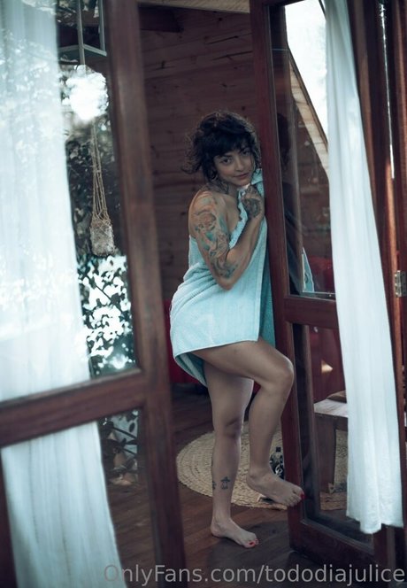 Julice erotische heiße archiv