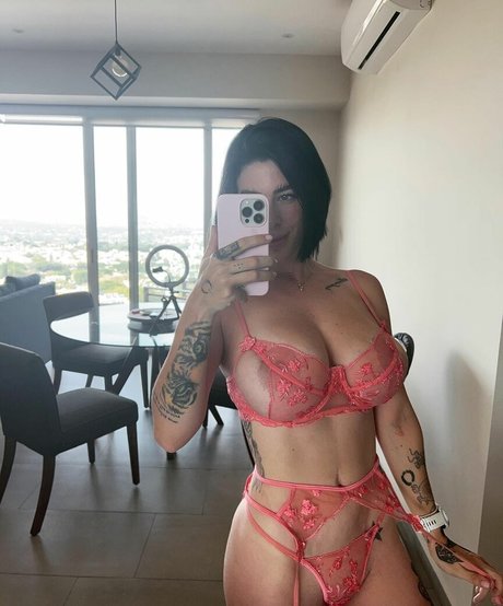 Nikkiolinok nackt schöne foto