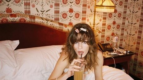 Olivia Rouyre model nackte archiv