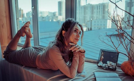 AlinaNaMeli pornographische bild