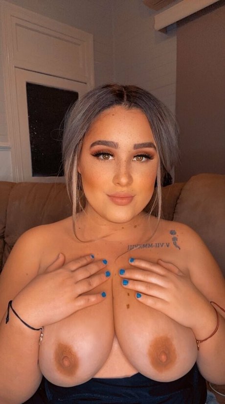 mollygrey previews xxx galerie