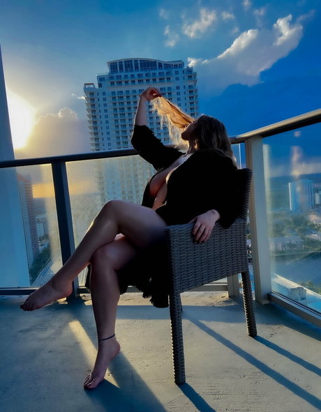 Nena May hübsche xxx foto