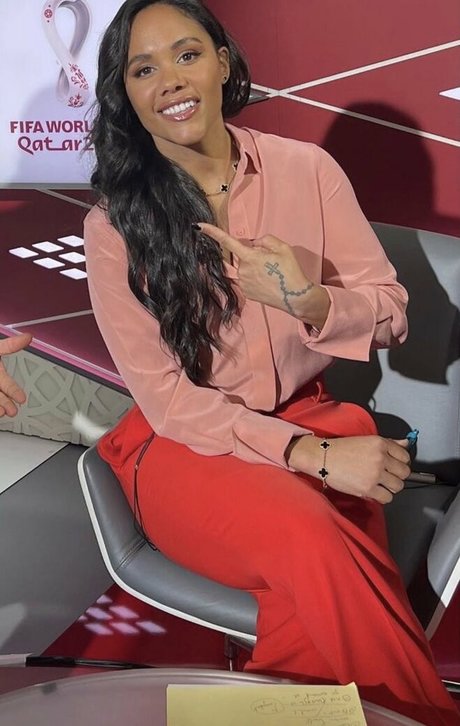 Alex Scott heiße bilder