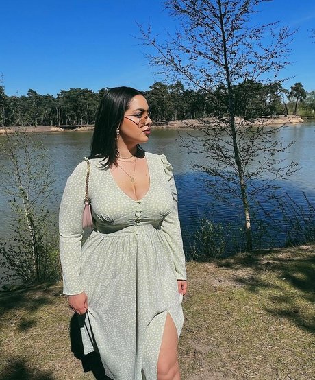 rothaarige deepthroat onlyfans schöne hübsche fotos