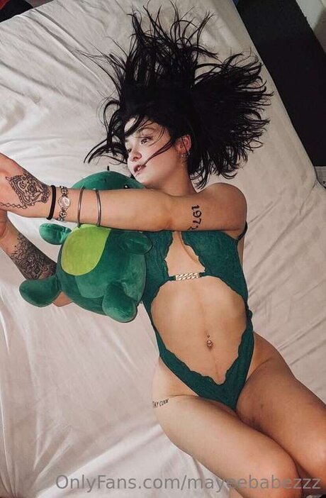 Mayeebabezzz nackte pornostar bild