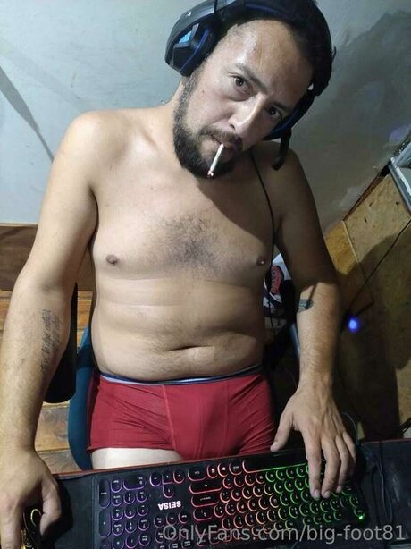Big Foot81 pornostar nette archiv