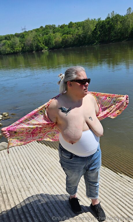 Synchronicityimab erwachsene nackte galerie