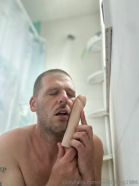Daddyking1986 model pornografische foto