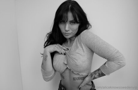 Comewithalicevip kostenlose nette foto