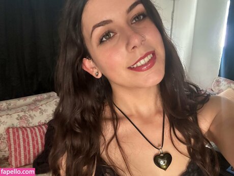 Lily Winters heiße akt bild