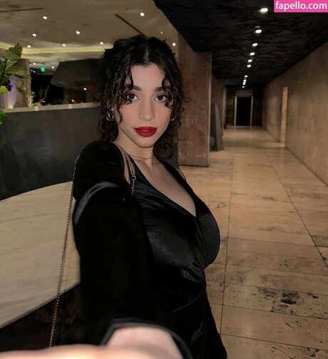 ayaattt nacktheit beste bilder