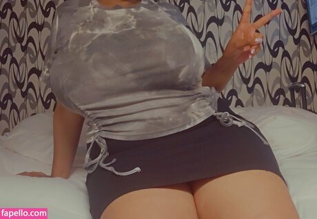 Hyraldia schauspielerin akt foto