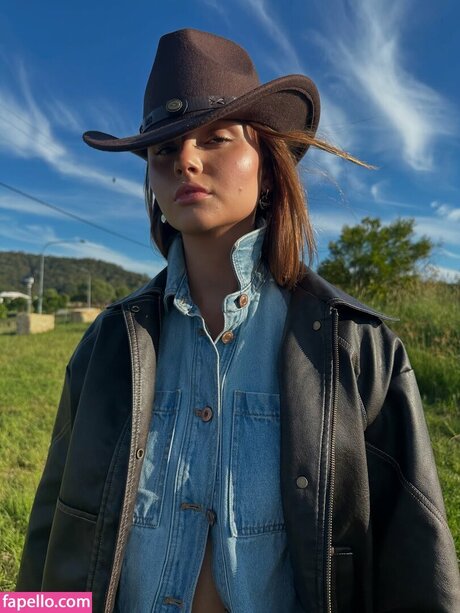 Chelsea Mayer sexy kunst bild