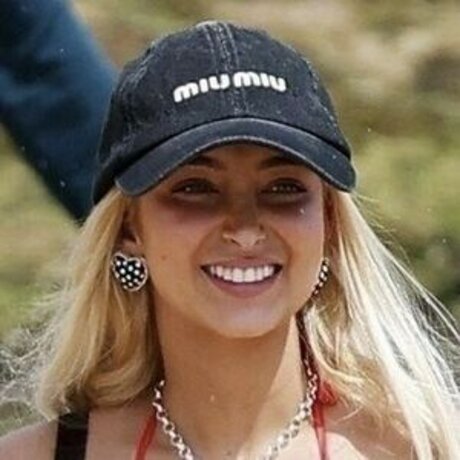 Emma Pillemer model porno fotos