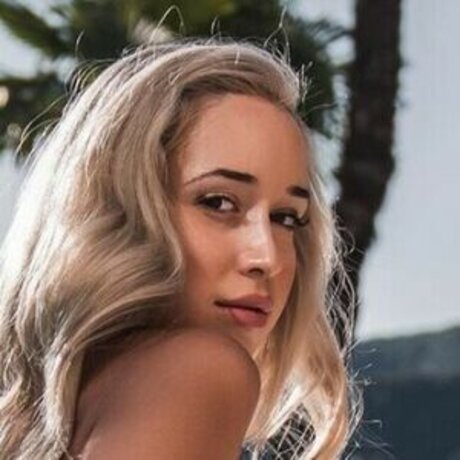 Noemi Demeter erwachsene nackt galerien