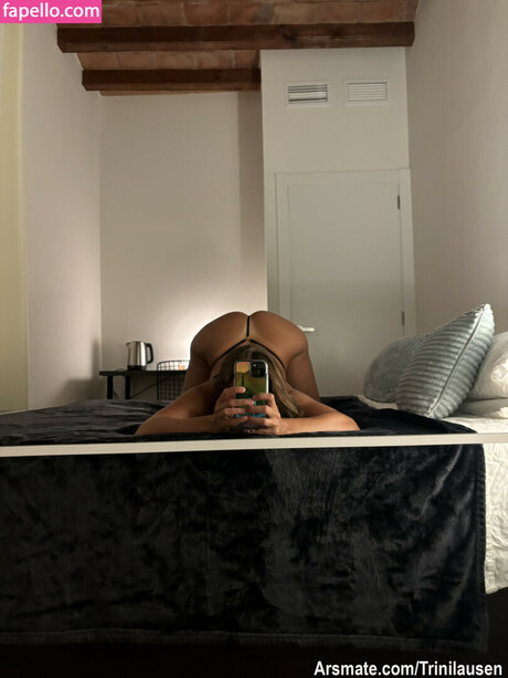 Trinilausen nackt kunst galerien