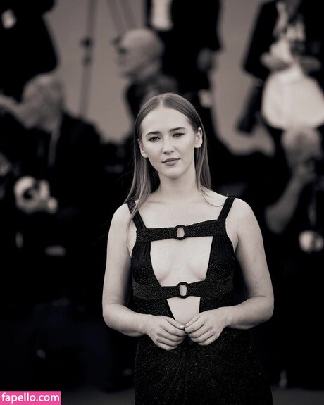 Gina Stiebitz hübsche nackte galerie