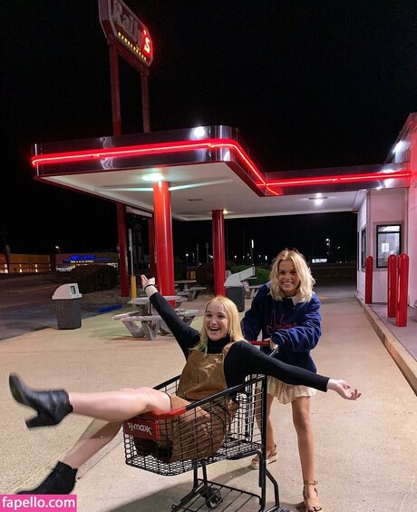 Lydia Feiler sexy akt galerie