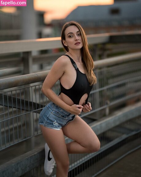 Larissa Schmiederer erwachsene top foto