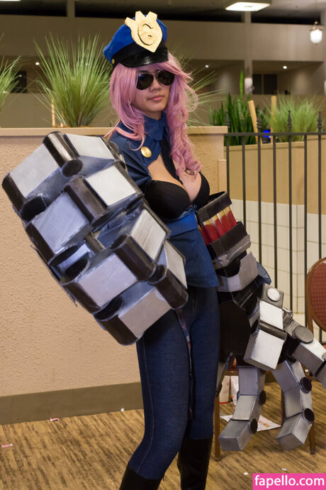 Marine Sivongsa kostenlose xxx bild