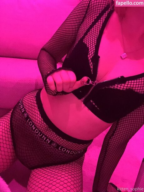 Kitten Kira top pornostar fotos