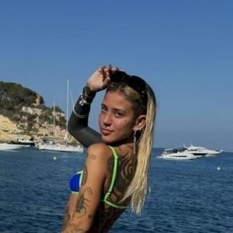 Gigi Abeleira hübsche schöne galerie