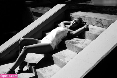 Kristen Wiig erotische akt bilder