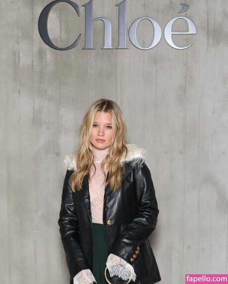 Rain Spencer porno nackten galerie