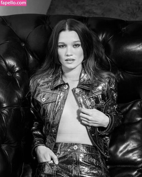 Rain Spencer freie akt bild