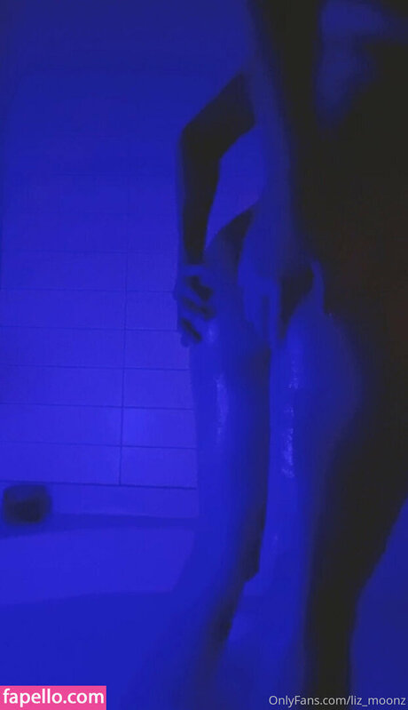 Liz Moonz hübsche nackte galerie