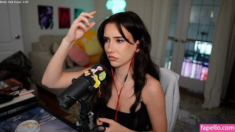 brieanneroksa pornostar sexy bilder