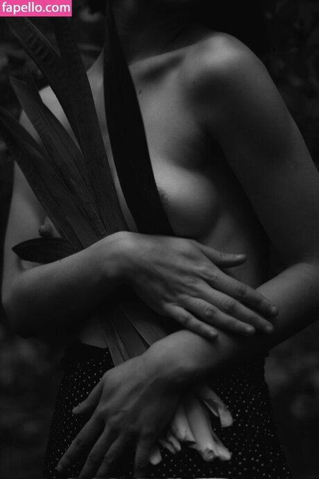 _agata kristi erwachsene hd bild