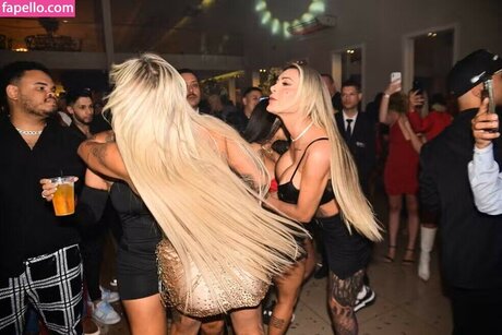 Tretas model kunst foto