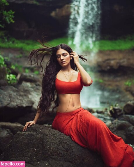Malavika Mohanan pornostar akt galerie