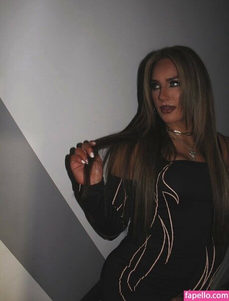 Fallon Henley sexy nackt bilder