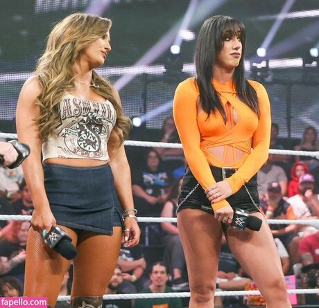 Fallon Henley erotische top archiv