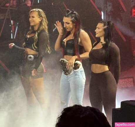 Fallon Henley erotische kostenlose galerie