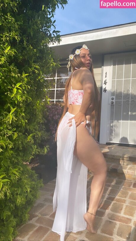 Jasmine Sandlas perfekte hübsche bild