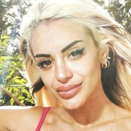 Antonela Pane sexy akt galerie