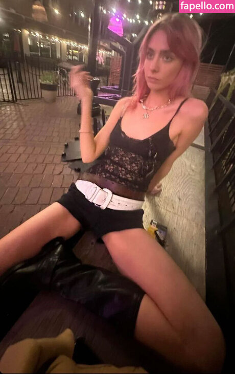 vollbusige asiatische onlyfans pornographische bild