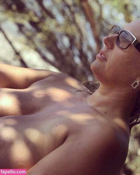 Kathy__Deep hübsche erotische archiv